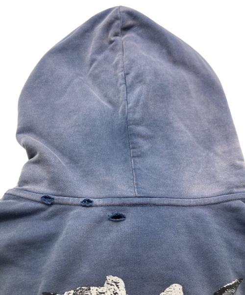 REVENGE（リベンジ）REVENGE (リベンジ) GLITCH ARCH LOGO TREATED HOODIE ブルー サイズ:XLの古着・服飾アイテム