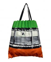 me ISSEY MIYAKE（ミーイッセイ ミヤケ）の古着「TRUNK PLEATS BAG」｜グリーン