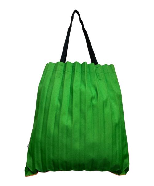 me ISSEY MIYAKE（ミーイッセイ ミヤケ）me ISSEY MIYAKE (ミーイッセイ ミヤケ) TRUNK PLEATS BAG グリーンの古着・服飾アイテム