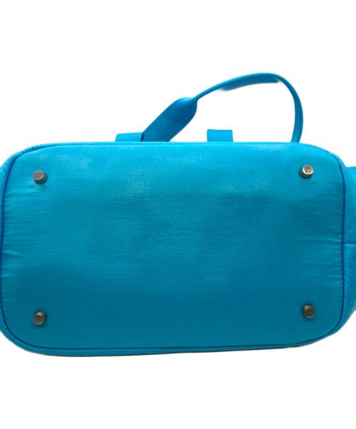 BEYOND THE VINES（ビヨンド ザ バインズ）BEYOND THE VINES (ビヨンド ザ バインズ) Glazed Poofy Trapeze Bag スカイブルーの古着・服飾アイテム