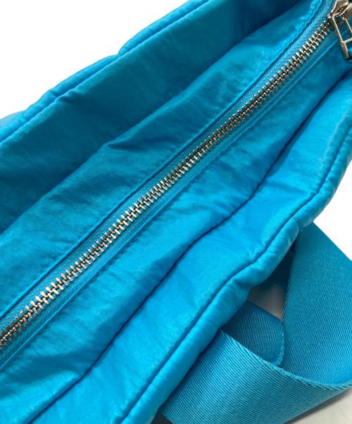 BEYOND THE VINES（ビヨンド ザ バインズ）BEYOND THE VINES (ビヨンド ザ バインズ) Glazed Poofy Trapeze Bag スカイブルーの古着・服飾アイテム