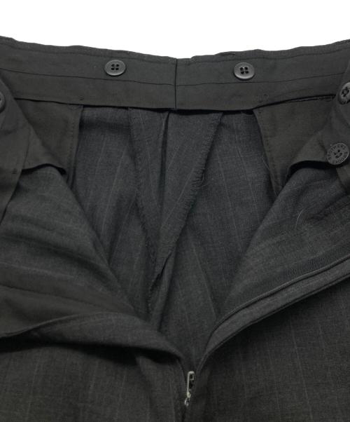 BROOKS BROTHERS（ブルックスブラザーズ）BROOKS BROTHERS (ブルックスブラザーズ) ストライプ2タックパンツ グレー サイズ:不明の古着・服飾アイテム