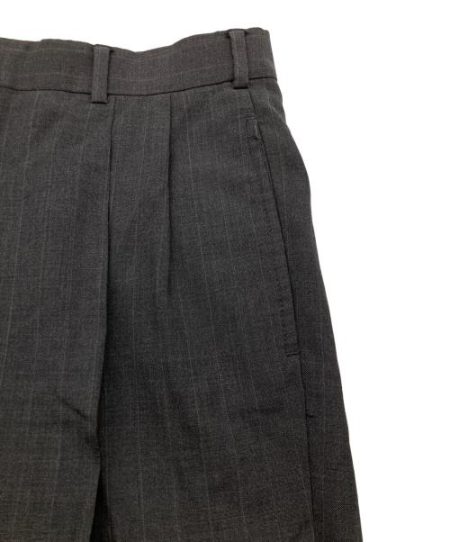 BROOKS BROTHERS（ブルックスブラザーズ）BROOKS BROTHERS (ブルックスブラザーズ) ストライプ2タックパンツ グレー サイズ:不明の古着・服飾アイテム