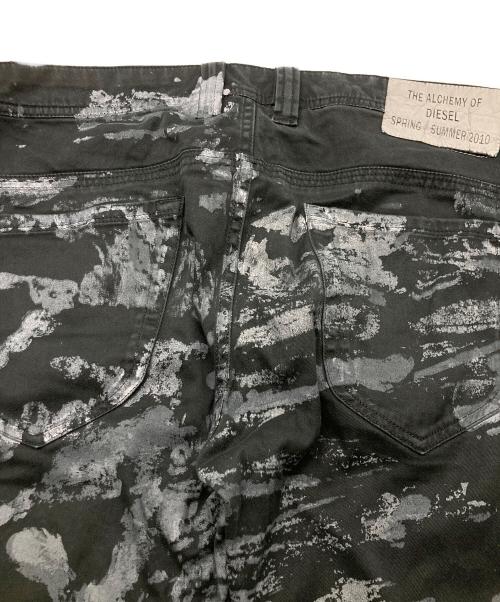 DIESEL（ディーゼル）DIESEL (ディーゼル) ペイント加工ストレートデニムパンツ ブラック サイズ:	SIZE 30の古着・服飾アイテム