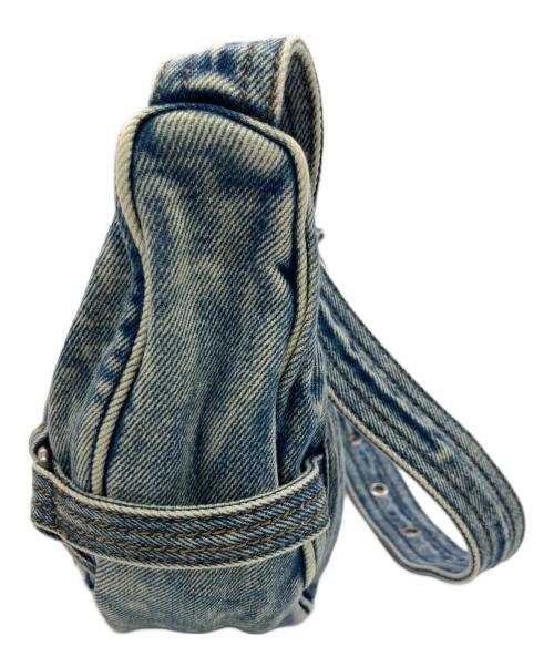 Matin Kim（マーティン キム）Matin Kim (マーティン キム) MATIN WASHED DENIM MINI HOBO BAG インディゴの古着・服飾アイテム