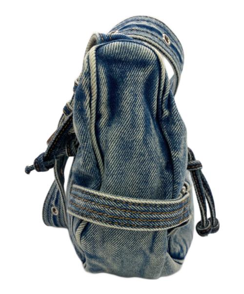 Matin Kim（マーティン キム）Matin Kim (マーティン キム) MATIN WASHED DENIM MINI HOBO BAG インディゴの古着・服飾アイテム