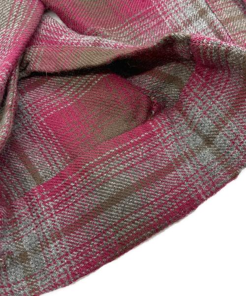 VAN HEUSEN（ヴァンヒューセン/バンヒューゼン）VAN HEUSEN (ヴァンヒューセン/バンヒューゼン) 60s ウールアクリルオープンカラーシャツ レッド×グレー サイズ:SIZE 15-15 1/2の古着・服飾アイテム