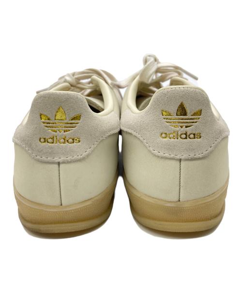 adidas（アディダス）adidas (アディダス) BEAUTY&YOUTH (ビューティーアンドユース) GAZELLE INDOOR EXCLUSIVE ベージュ サイズ:SIZE 22.5cmの古着・服飾アイテム