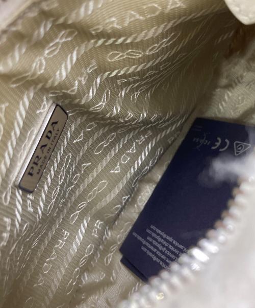 PRADA（プラダ）PRADA (プラダ) Re-edition 2000 ボアワンショルダーバッグ ベージュの古着・服飾アイテム
