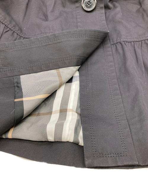 BURBERRY BLUE LABEL（バーバリー ブルー レーベル）BURBERRY BLUE LABEL (バーバリー ブルー レーベル) フリルカラーティアードコート ブラック サイズ:36の古着・服飾アイテム