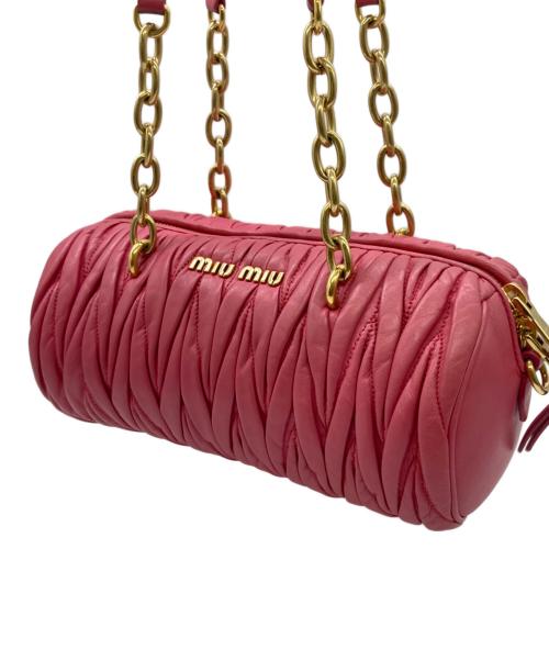 MIU MIU（ミュウミュウ）MIU MIU (ミュウミュウ) マテラッセレザーショルダーバッグ ピンクの古着・服飾アイテム
