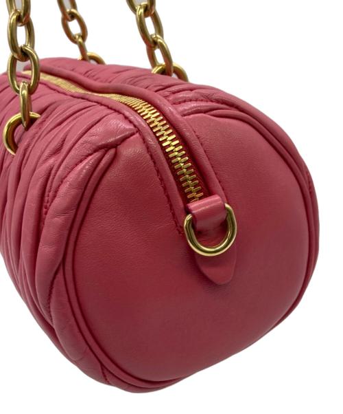MIU MIU（ミュウミュウ）MIU MIU (ミュウミュウ) マテラッセレザーショルダーバッグ ピンクの古着・服飾アイテム