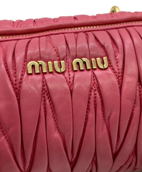 MIU MIU（ミュウミュウ）MIU MIU (ミュウミュウ) マテラッセレザーショルダーバッグ ピンクの古着・服飾アイテム
