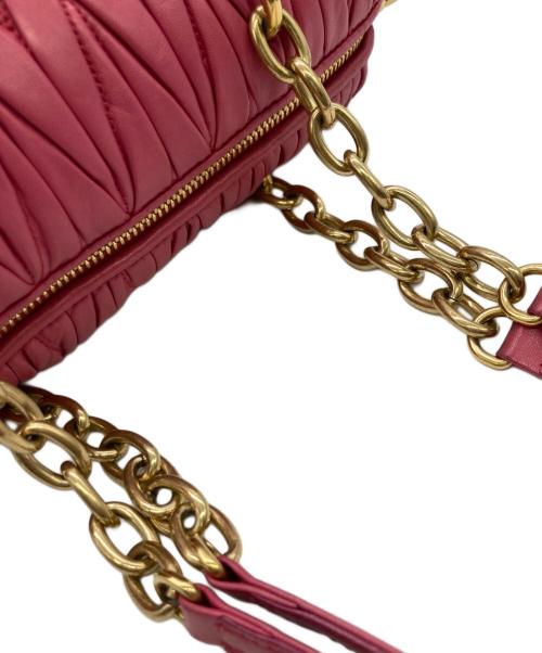 MIU MIU（ミュウミュウ）MIU MIU (ミュウミュウ) マテラッセレザーショルダーバッグ ピンクの古着・服飾アイテム