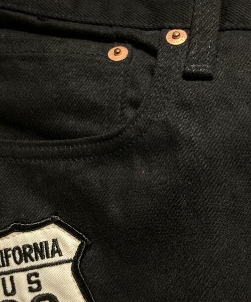 JUNYA WATANABE MAN（ジュンヤワタナベマン）JUNYA WATANABE MAN (ジュンヤワタナベマン) ワッペンデニムパンツ/Patch-detail denim pants ブラック サイズ:Mの古着・服飾アイテム