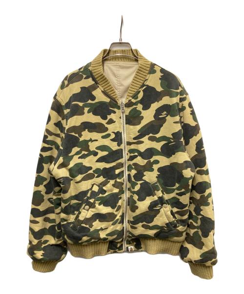 A BATHING APE（アベイシングエイプ）A BATHING APE (アベイシングエイプ) 1stカモリバーシブルボンバーブルゾン ベージュ×グリーン サイズ:Mの古着・服飾アイテム