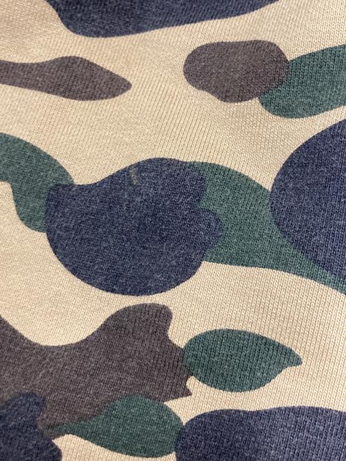 A BATHING APE（アベイシングエイプ）A BATHING APE (アベイシングエイプ) 1stカモリバーシブルボンバーブルゾン ベージュ×グリーン サイズ:Mの古着・服飾アイテム