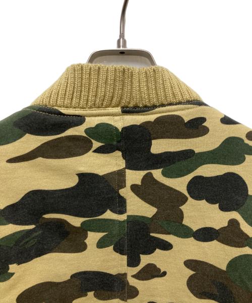 A BATHING APE（アベイシングエイプ）A BATHING APE (アベイシングエイプ) 1stカモリバーシブルボンバーブルゾン ベージュ×グリーン サイズ:Mの古着・服飾アイテム