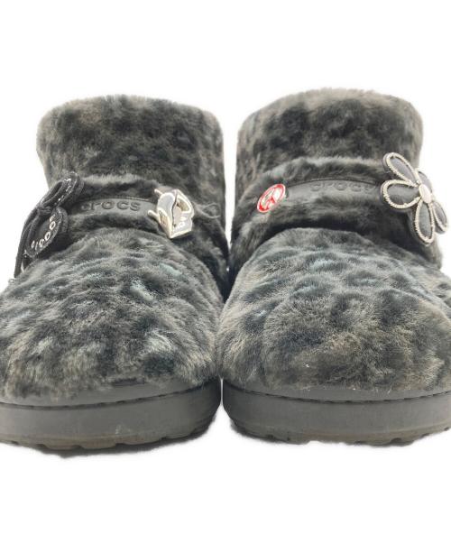 crocs（クロックス）crocs (クロックス) クラシック アンファーゲッタブル レオパード ブーツ グレー サイズ:SIZE W9(25cm)の古着・服飾アイテム