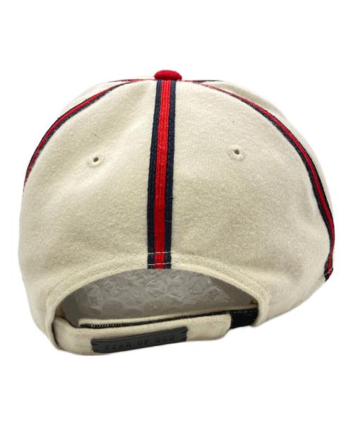 New Era（ニューエラ）New Era (ニューエラ) FEAR OF GOD (フィア・オブ・ゴッド) ベースボールキャップ ベージュ×レッドの古着・服飾アイテム
