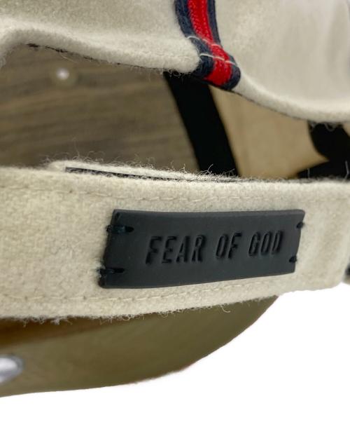 New Era（ニューエラ）New Era (ニューエラ) FEAR OF GOD (フィア・オブ・ゴッド) ベースボールキャップ ベージュ×レッドの古着・服飾アイテム