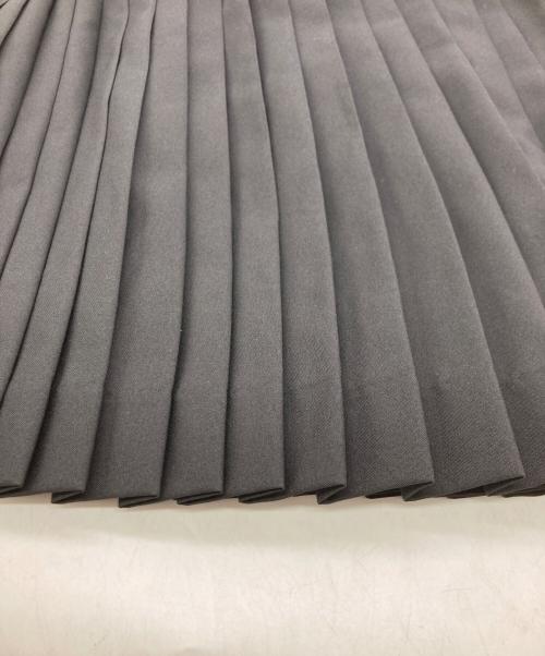 F/CE.（エフシーイー）F/CE. (エフシーイー) ETENDRE ARC PLEAT SKIRT ブラック サイズ:Sの古着・服飾アイテム
