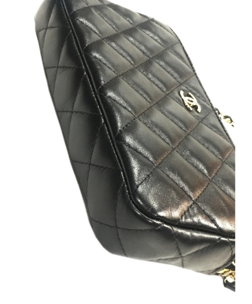CHANEL（シャネル）CHANEL (シャネル) ラムスキンマトラッセチェーンウォレット ブラック A82527の古着・服飾アイテム