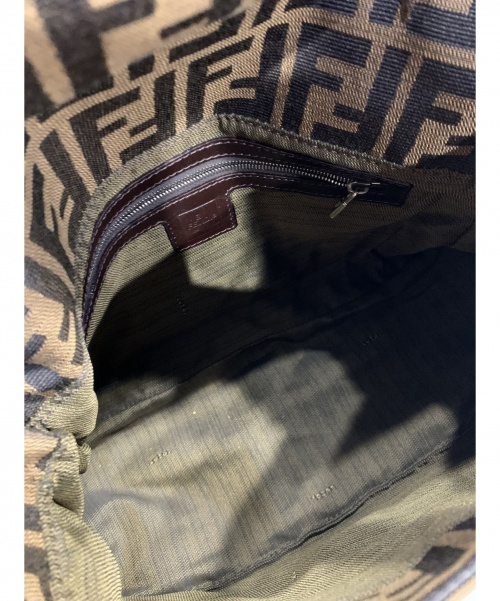 FENDI（フェンディ）FENDI (フェンディ) ズッカ柄ショルダーバッグ ブラウン マンマバケットの古着・服飾アイテム