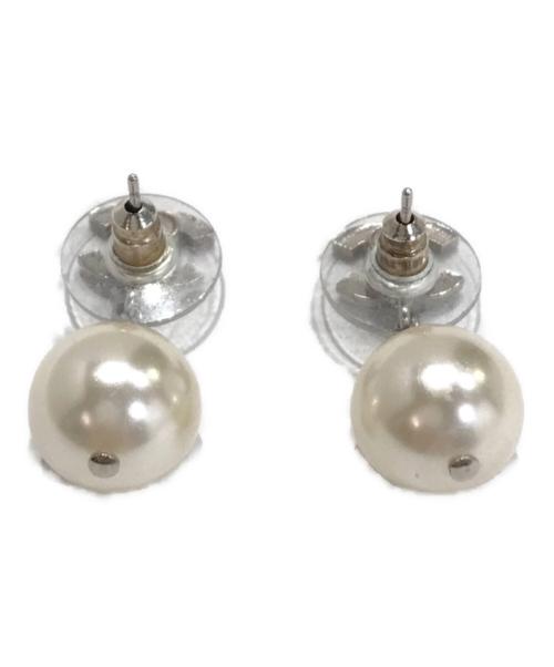 CHANEL（シャネル）CHANEL (シャネル) パール付ココマークピアス シルバーの古着・服飾アイテム