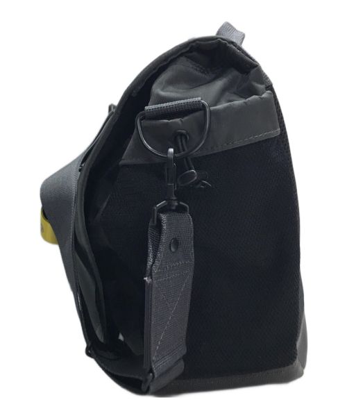 POTR（ピー・オー・ティー・アール）POTR (ピー・オー・ティー・アール) RIDE  MESSENGER BAG グレーの古着・服飾アイテム