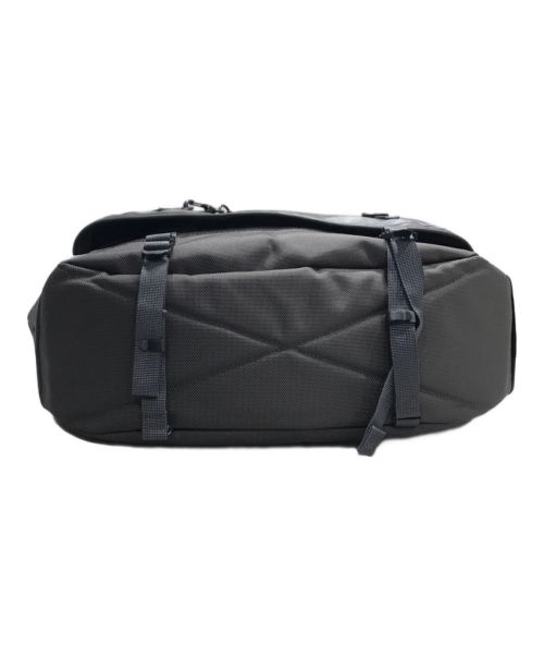 POTR（ピー・オー・ティー・アール）POTR (ピー・オー・ティー・アール) RIDE  MESSENGER BAG グレーの古着・服飾アイテム