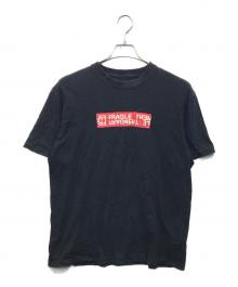 sacai×FRAGMENT DESIGN（サカイ×フラグメントデザイン）の古着「BOXテープラベルロゴクルーネックTシャツ」｜ブラック