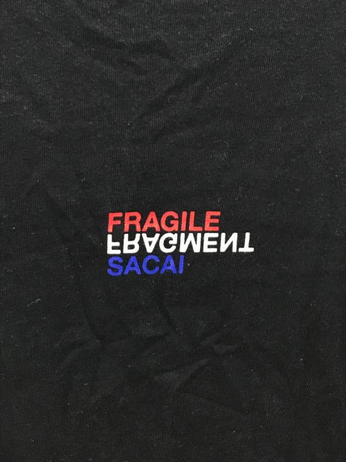 sacai（サカイ）sacai (サカイ) FRAGMENT DESIGN (フラグメントデザイン) BOXテープラベルロゴクルーネックTシャツ ブラック サイズ:2の古着・服飾アイテム