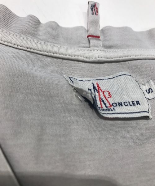 MONCLER GRENOBLE（モンクレール グルノーブル）MONCLER GRENOBLE (モンクレール グルノーブル) MAGLIA SCOLLO A V ベージュ サイズ:Sの古着・服飾アイテム