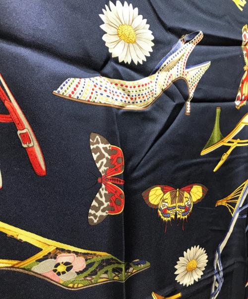 Salvatore Ferragamo（サルヴァトーレ フェラガモ）Salvatore Ferragamo (サルヴァトーレ フェラガモ) シルクスカーフ ネイビー×ゴールドの古着・服飾アイテム