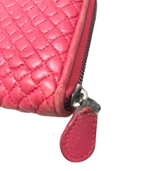 BOTTEGA VENETA（ボッテガベネタ）BOTTEGA VENETA (ボッテガベネタ) キルティングラウンドファスナーウォレット ショッキングピンクの古着・服飾アイテム
