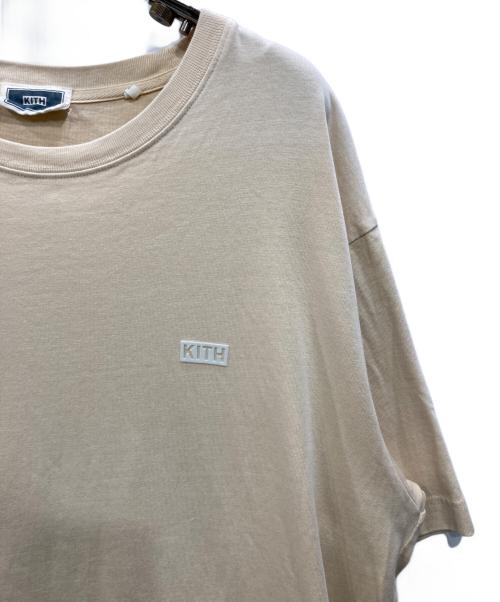 KITH（キス）KITH (キス) スモールフロッキーロゴTシャツ ベージュ サイズ:Lの古着・服飾アイテム