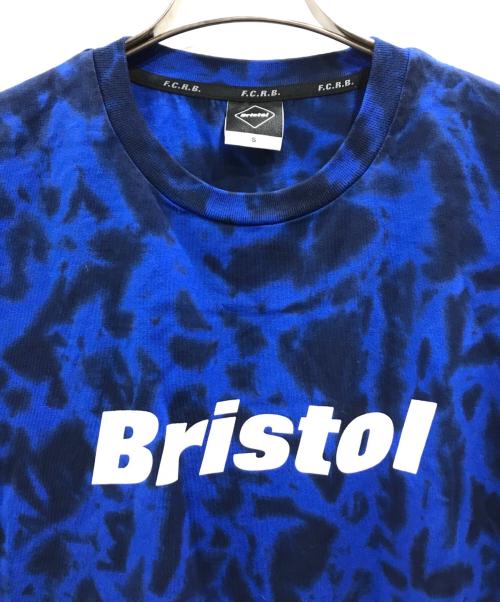 F.C.R.B.（エフシーレアルブリストル）F.C.R.B. (エフシーレアルブリストル) RELAX FIT TIE-DYE AUTHENTIC LOGO TEE ブルー サイズ:Sの古着・服飾アイテム