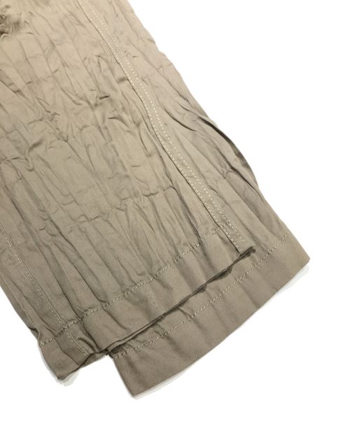 ISSEY MIYAKE MEN（イッセイミヤケメン）ISSEY MIYAKE MEN (イッセイミヤケメン) シャーリング加工チノパン ベージュ サイズ:3の古着・服飾アイテム