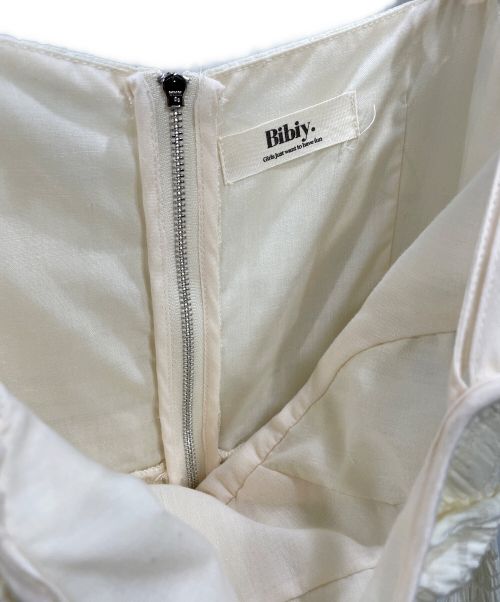 Bibiy.（ビビィ）Bibiy. (ビビィ) キャミソールワンピース アイボリー サイズ:Ｍの古着・服飾アイテム