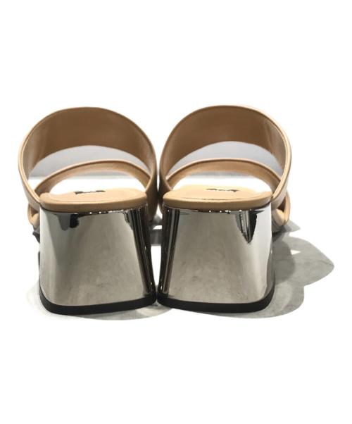 sergio rossi（セルジオロッシ）sergio rossi (セルジオロッシ) レザーサンダル ベージュ サイズ:37の古着・服飾アイテム