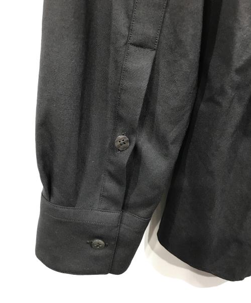 OVERCOAT（オーバーコート）OVERCOAT (オーバーコート) DROPPED SHOULDER TOP WITH SHIRT COLLAR IN WOOL SHIRTING ブラック サイズ:1の古着・服飾アイテム