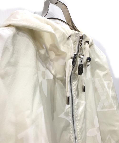 LOUIS VUITTON（ルイ ヴィトン）LOUIS VUITTON (ルイ ヴィトン) モノグラム ナイロンブルゾン アイボリー サイズ:34の古着・服飾アイテム