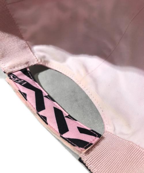 VERSACE（ヴェルサーチェ）VERSACE (ヴェルサーチェ) ベースボールキャップ ピンクの古着・服飾アイテム