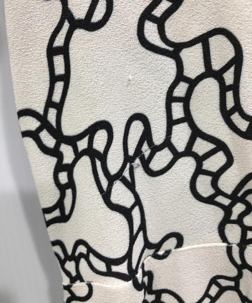 VALENTINO（ヴァレンティノ）VALENTINO (ヴァレンティノ) 総柄ワンピース ホワイト×ブラック サイズ:40の古着・服飾アイテム