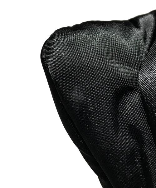 Vivienne Westwood（ヴィヴィアンウエストウッド）Vivienne Westwood (ヴィヴィアンウエストウッド) PADDED NYLON MARGARET スクエアバッグS ブラックの古着・服飾アイテム