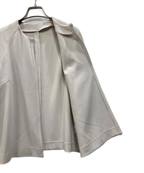 SOEJU（ソージュ）SOEJU (ソージュ) フロントホック8分袖ジャケット ベージュ サイズ:Mの古着・服飾アイテム