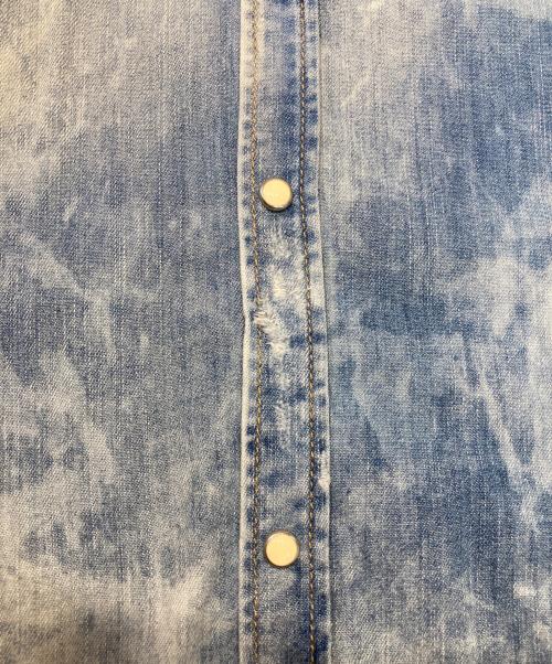 DSQUARED2（ディースクエアード）DSQUARED2 (ディースクエアード) ブリーチ加工デニムウエスタンシャツ ブルー サイズ:52の古着・服飾アイテム