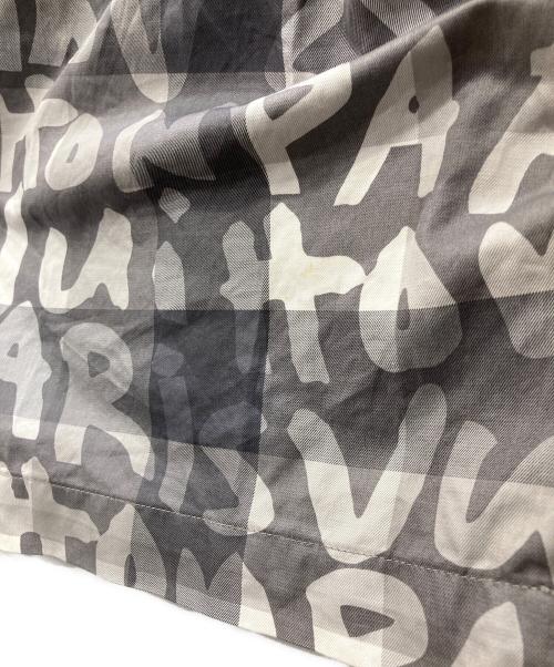 LOUIS VUITTON（ルイ ヴィトン）LOUIS VUITTON (ルイ ヴィトン) グラフィティ ハーフパンツ グレー サイズ:42の古着・服飾アイテム