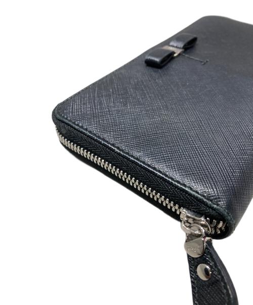 Salvatore Ferragamo（サルヴァトーレ フェラガモ）Salvatore Ferragamo (サルヴァトーレ フェラガモ) ヴァラリボンジップウォレット ブラックの古着・服飾アイテム